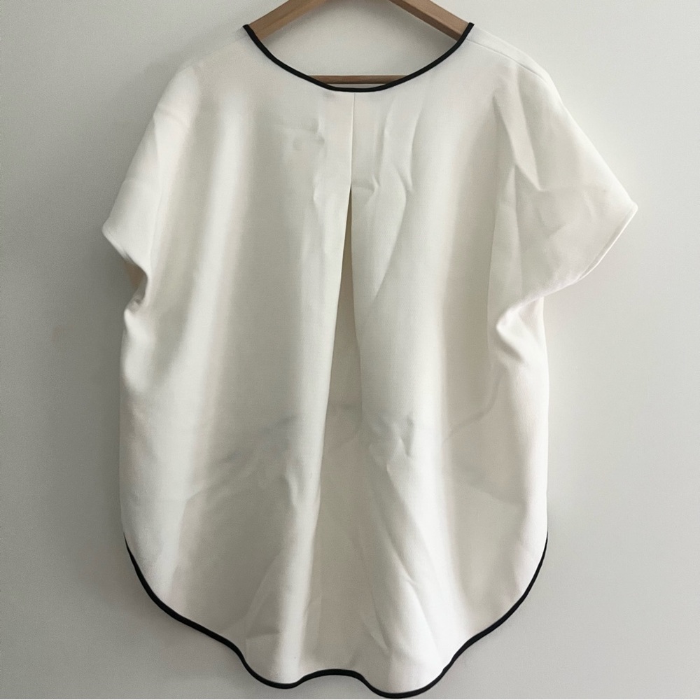 Abbey Glass Hi Lo Hem Blouse Women’s Large White or Cream w Black Trim Short Slv - Picture 7 of 8